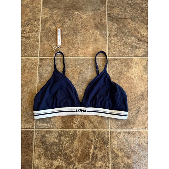 Skims Fits Everybody Logo Triangle Bralette Navy Size Large - Picture 2 of 7